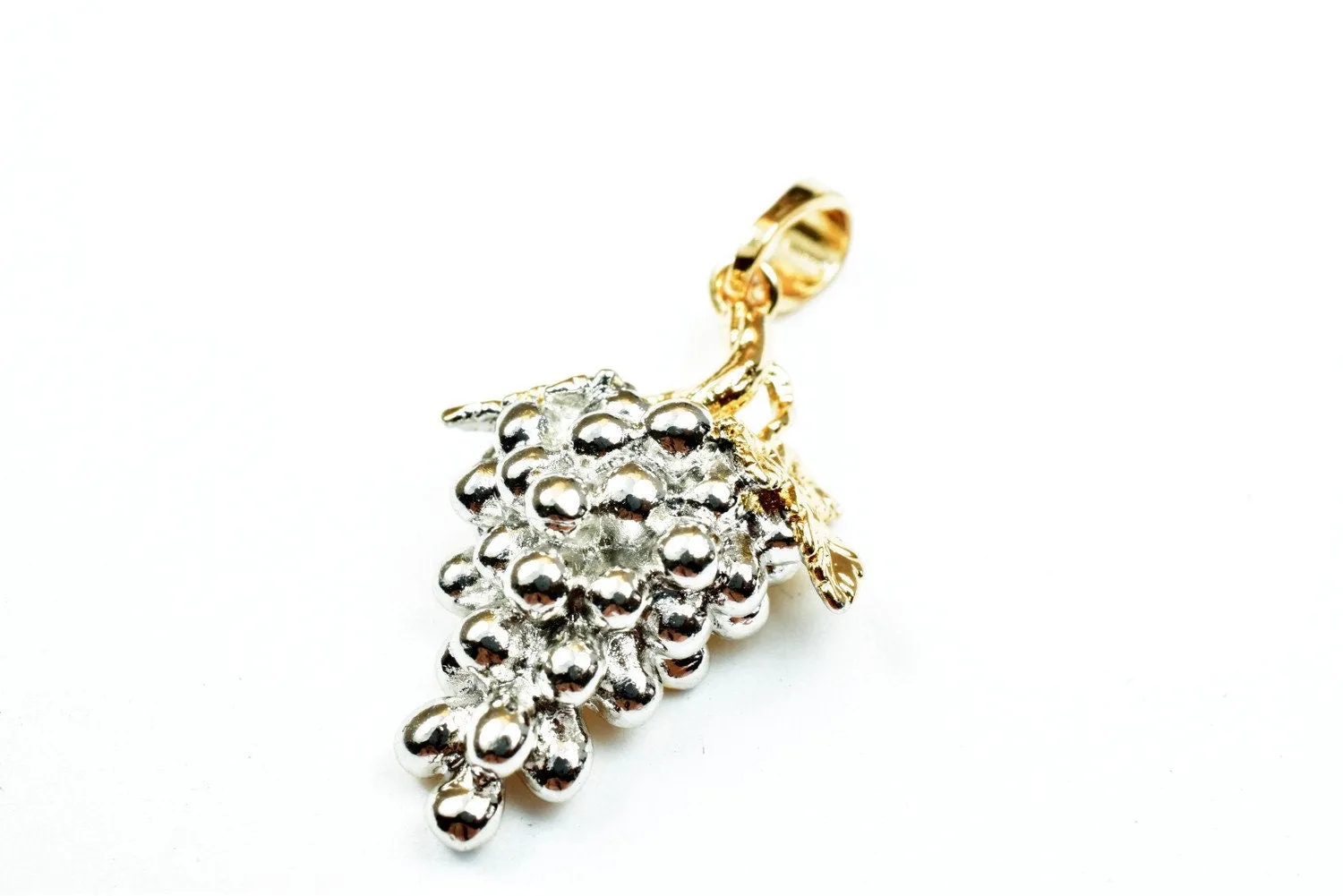 18K as Gold Filled* Bunch of Grapes Pendant Charm Size 23x15mm as Gold Filled* Pendant For Jewelry Making GP148