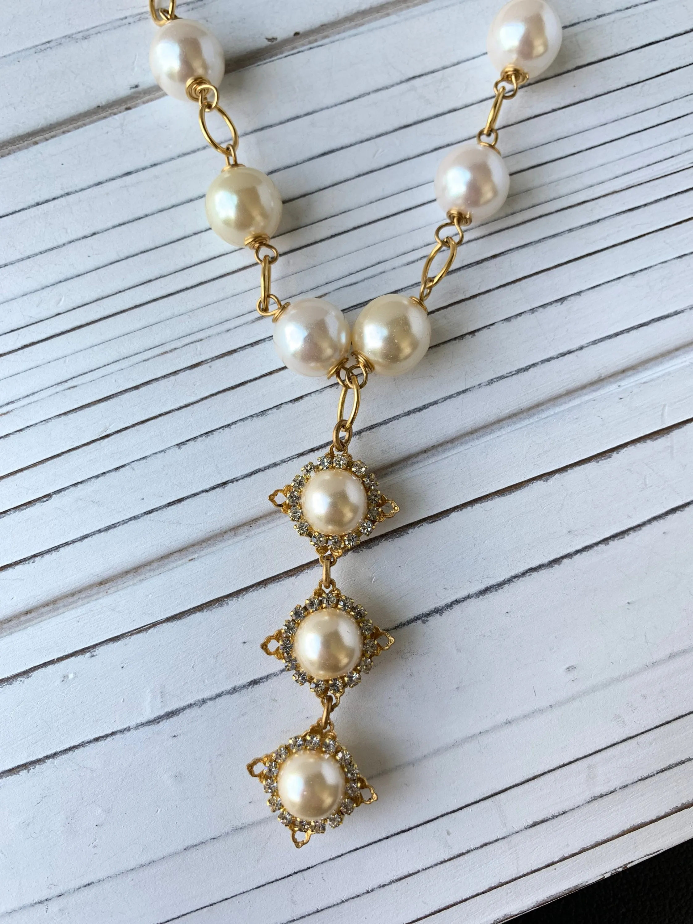 Classic 3-Pearl Drop Elegant Necklace