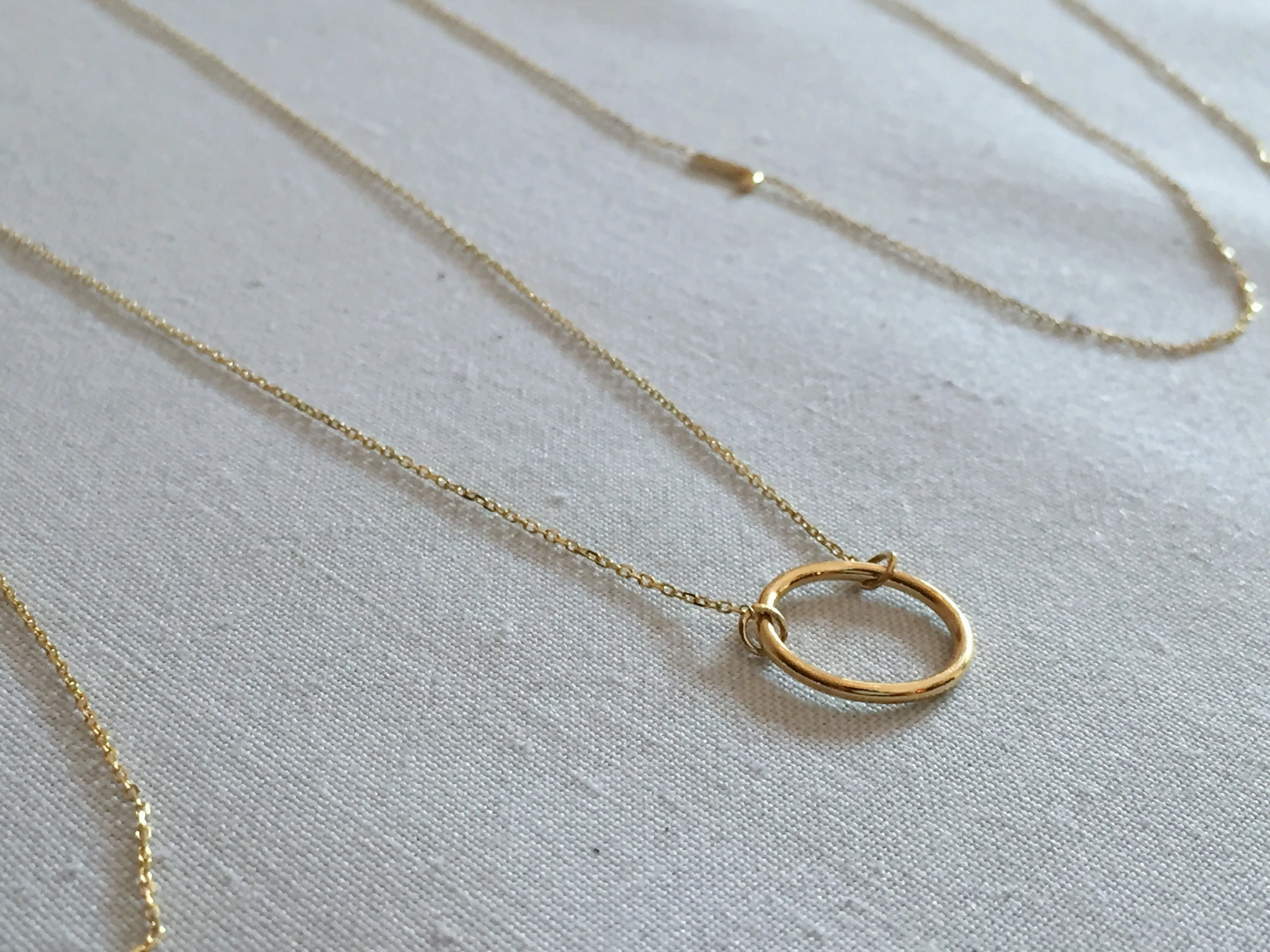 Circle Necklace, Solid 18k Gold