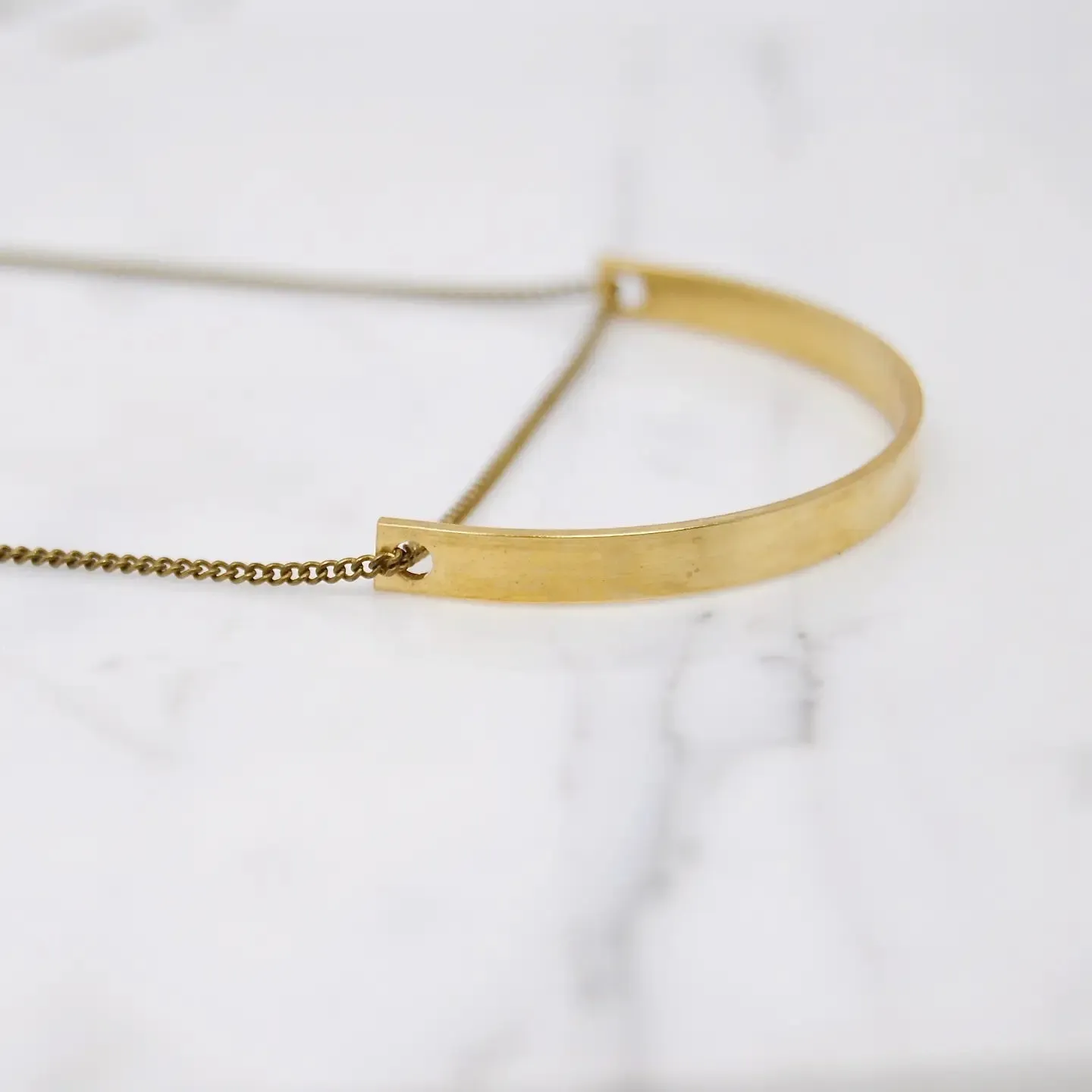 Curved Bar Necklace