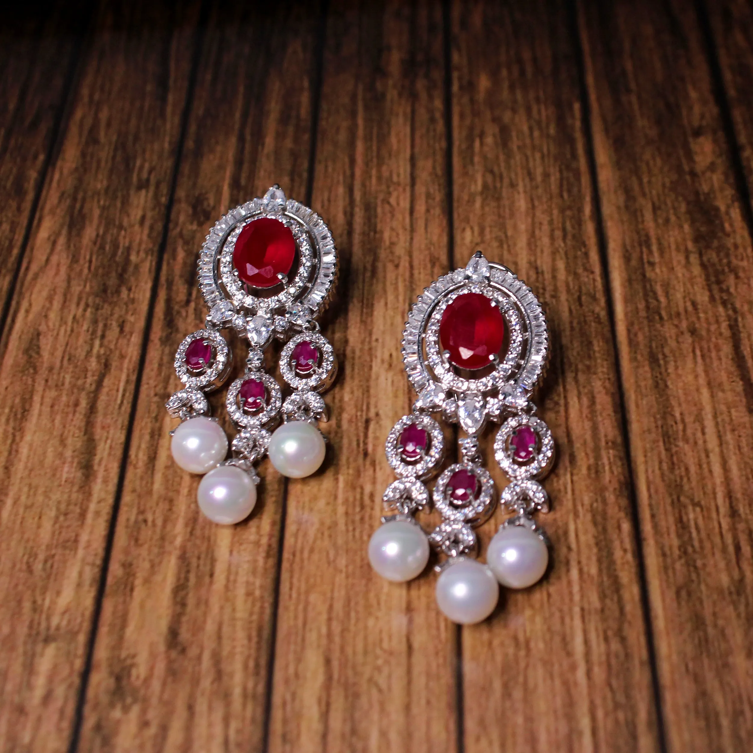 Earrings in Chetum and Pearls