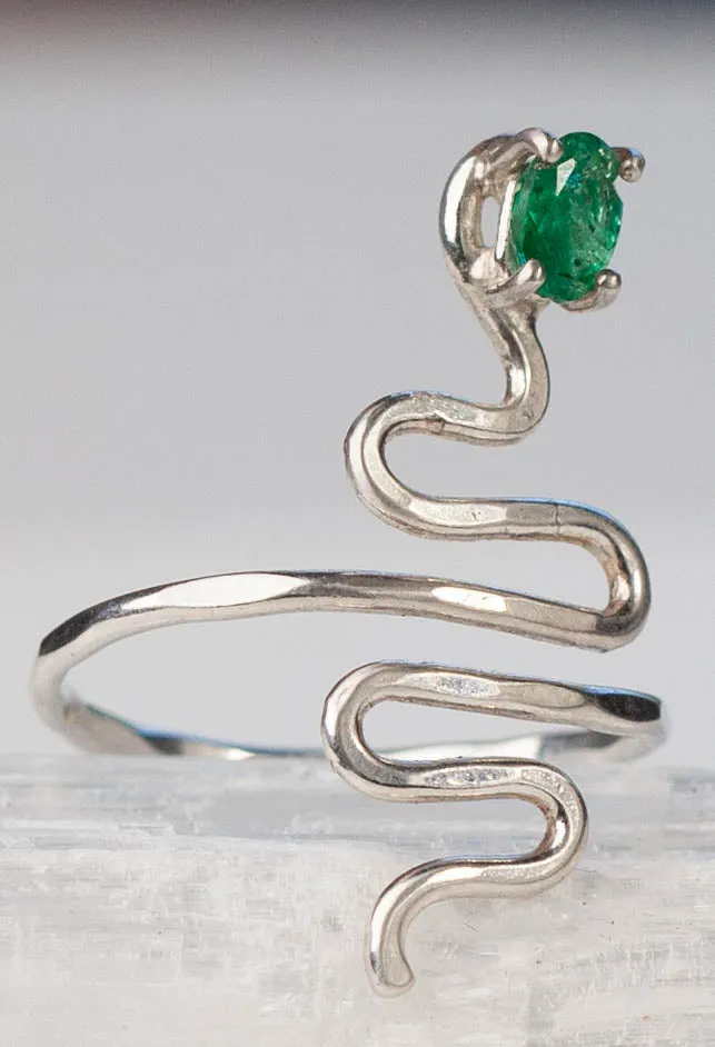 Emerald Nyoka Ring