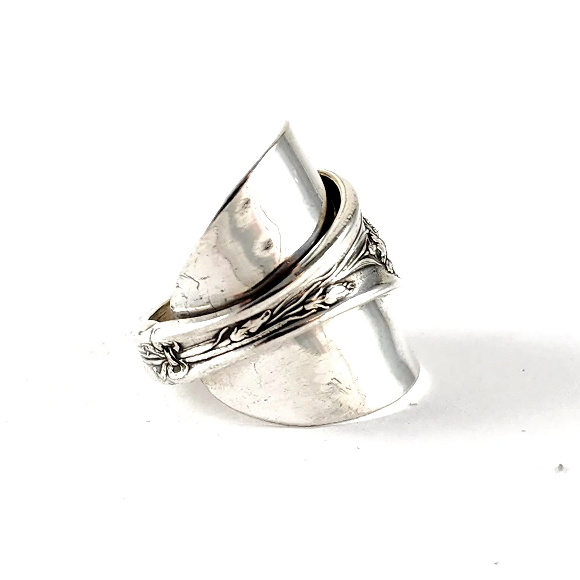 Oneida Carnation Demitasse Spoon Ring