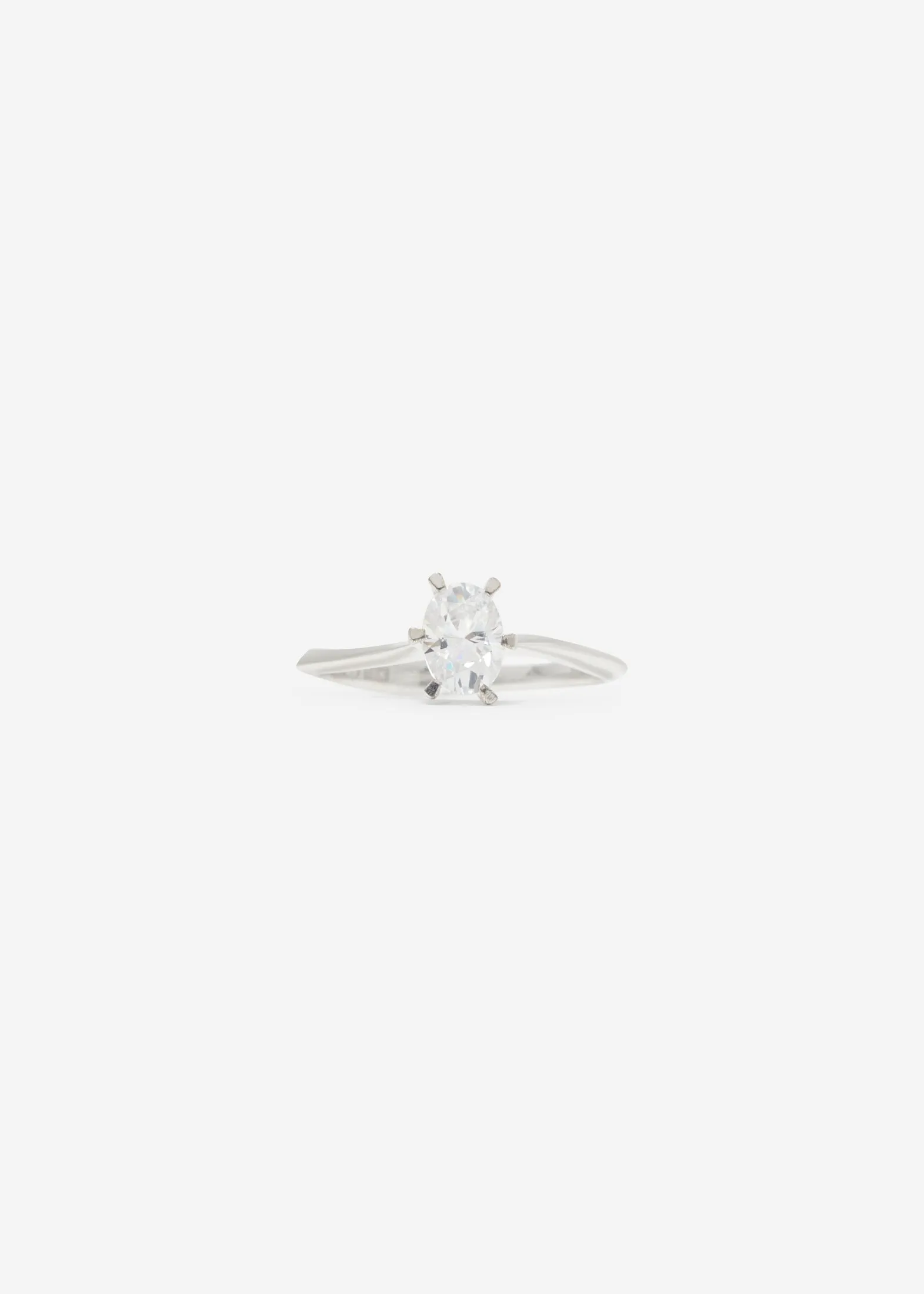 Oval Solitaire Ring Maxi 0.7 - 0.9 Ct