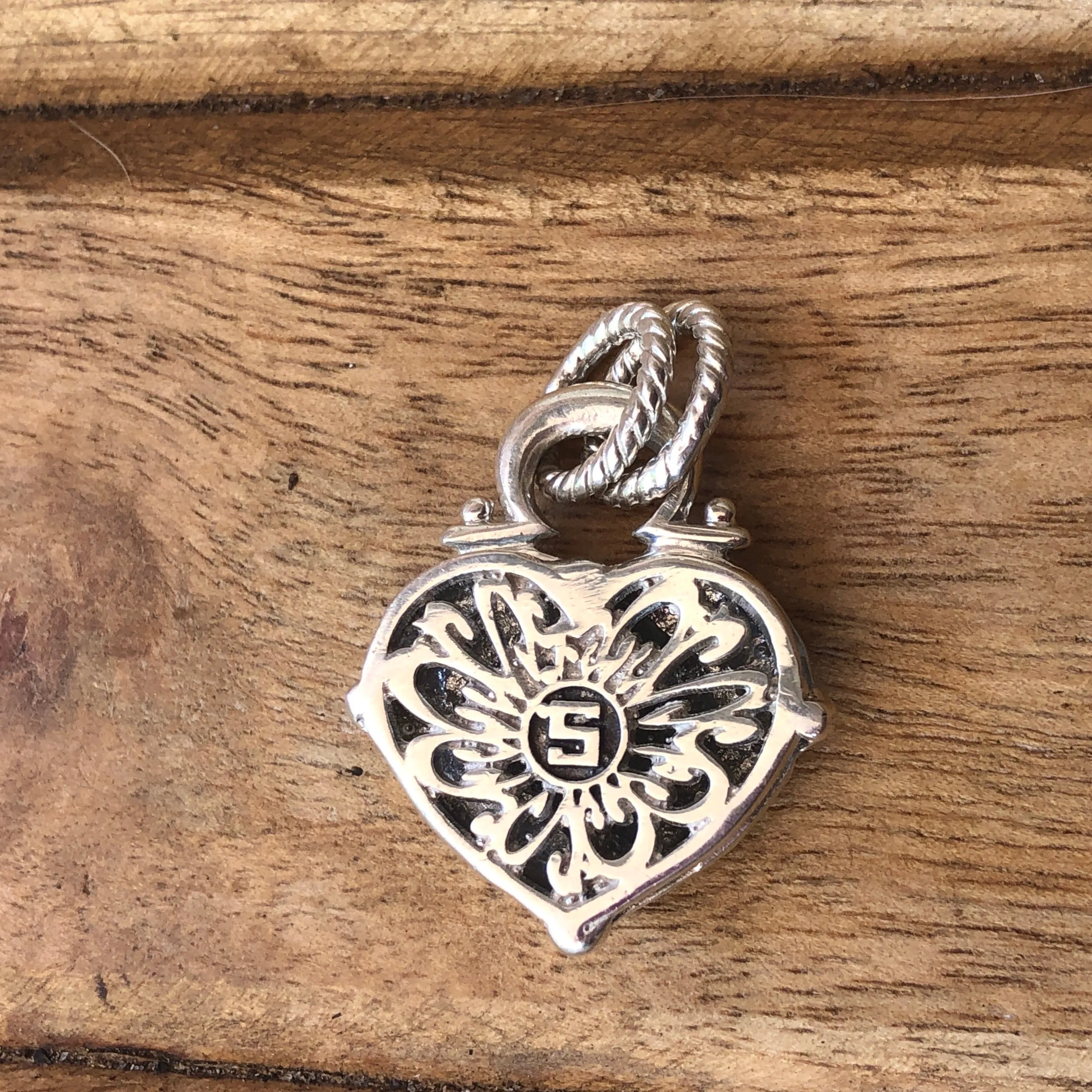 Renaissance Heart Cuban Crest Pendant Smallest