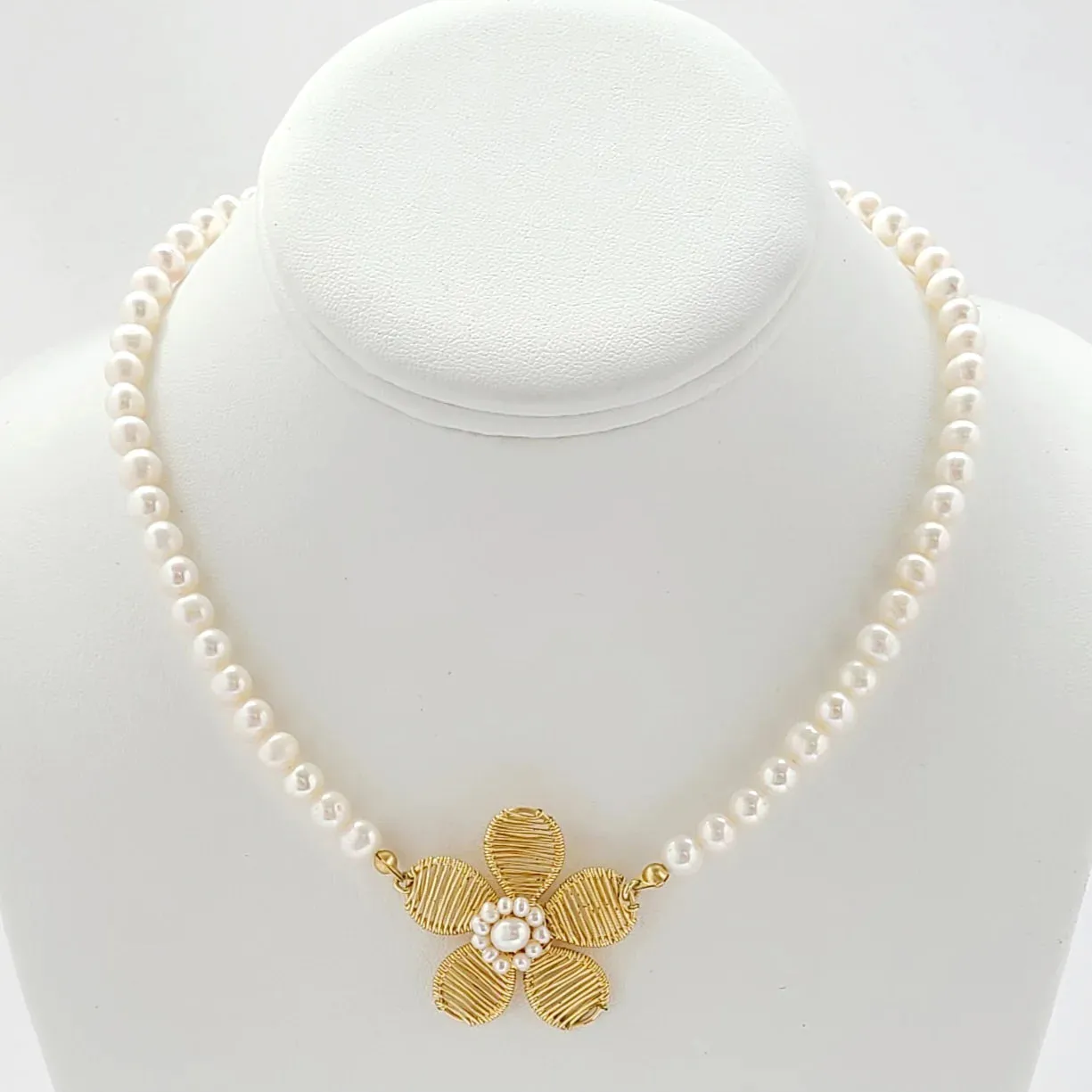 White Blossom Necklace